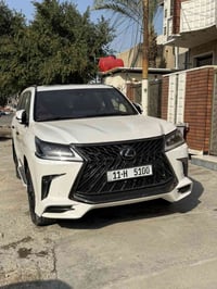 عندي لكزز كورو بريم مديل 2020 مع رقم مميز بغداد ماشية 58 الف جديدة بدو...