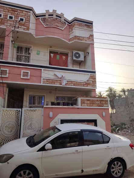 دار للبيع المساحه ٧٥ متر مربع الواجهه ٥ و٣٠ سم طابقين ط الأول غرفه نوم و هول استقبال ٢ حمام مشترك ط ٢ غرفتين وصاله كبيره حمام مشترك ارضيه البيت مرمر طابقين لحد البيتونه شتاكير بدون اي نقص يذكر مكمل معامله مال تحويل في بلديه بوب الشام طالع كشف مرتين على البيت شارع المركز ثاني فرع بعد فرع التركيه من جهت جامع ابي الزهراء قريب على السلوك كلش السعر ٩٥ بيه مجال *********** البيت نظيف كلش شتاكير الصطح مع البيتونه مع حمام خارجي اظافي
