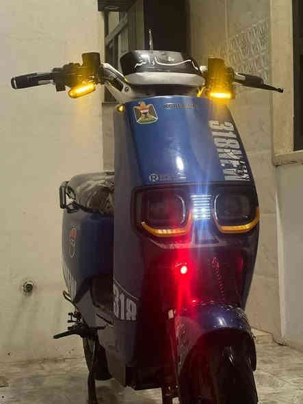 السلام عليكم ماطور شحن البيع أو مراوسه نضيف.  مايعوز شي غير الطفاريه الخلف ماطور نضيف دبل اشاير. اشاير  نضام ار.   نضام P.   كلول  شغال مايعوز شي  رقمي (***********) موصل مزارع زيونه قرب المرور سعرو (500) وبي مجال ماطور جديد قليل متواجد عل خاص مو شراي لا تتعبني يرحم اهلك
