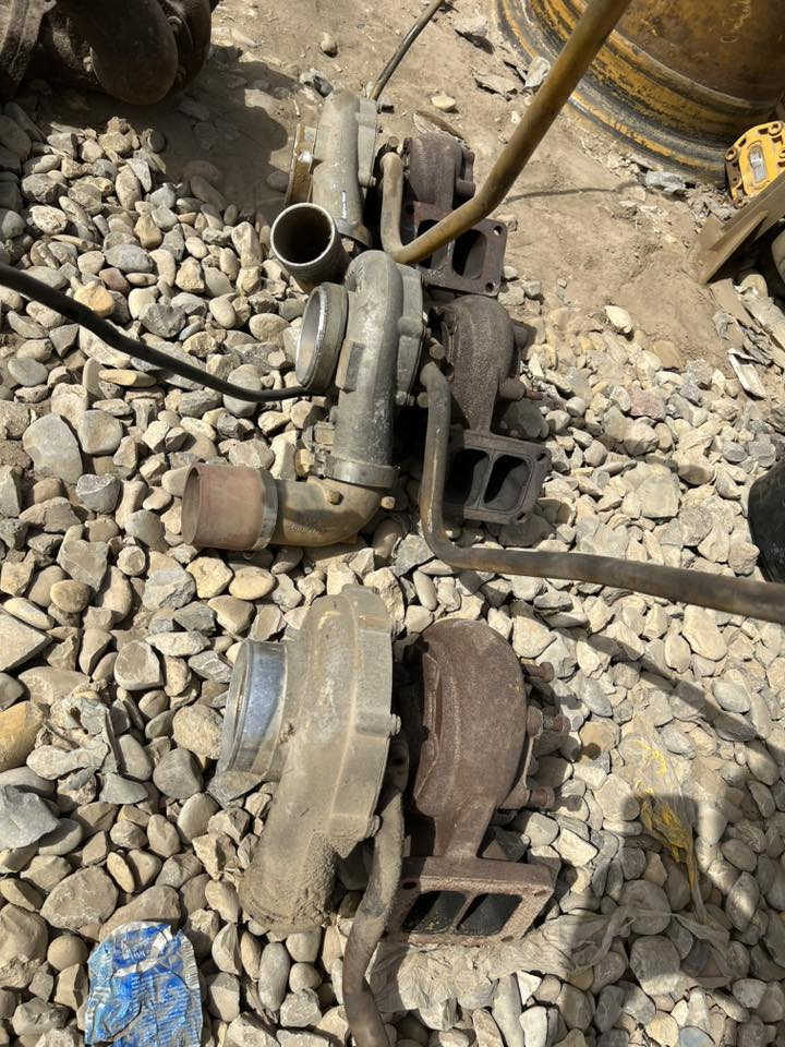 سلام عليكم. (قطع غيار شفلات للبيع) صيني فقط
1-جكات رفع حجم  حجم 936 عدد 2
2-اوياله شفل عدد 4  حجم 953
3-شوت هواء عدد 4
4- سبورات  عدد 4 جدد.         أسعار امناسبه 

اتصال *********** أو واتساب
