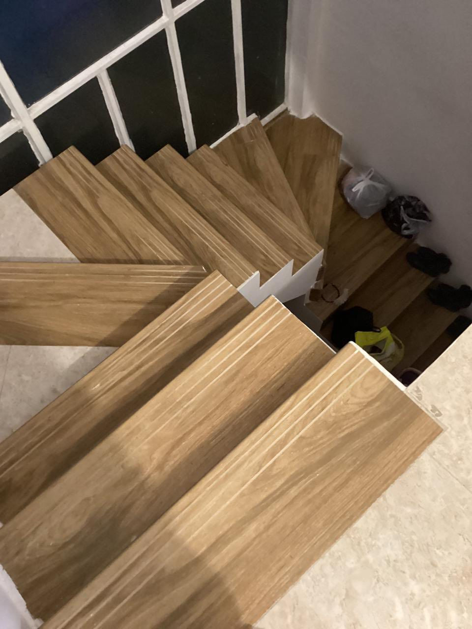 سلام عليكم بيت 🏠 للبيع مساحةً 100 متر 5 في ✖️ 20
منطقة السريدات 
يحتوي على أربعة غرف نوم 🛌 
واستقبال ومطبخ معزول بالإضافة الى خدمات صحية فوك وجوة
والسعر 125 مليون 
للاستفسار اكثر الاتصال على الرقم ***********
علي الزيدي للعقار تحياتي لكم جميعا وإلى مدير 👨‍💼 الكروب
