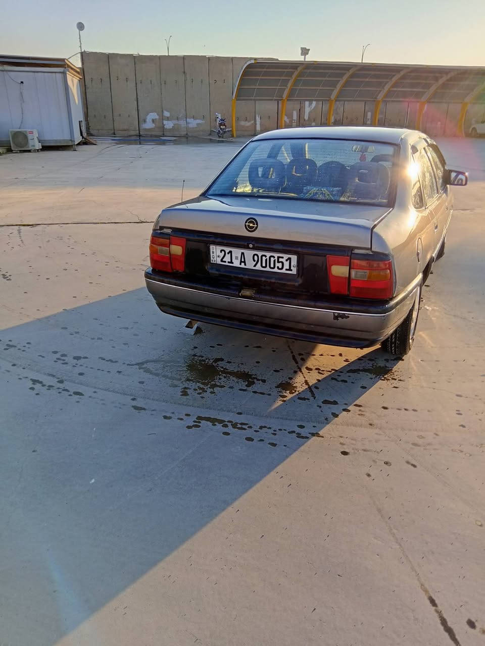 اوبل فكتر كير عادي موديل 1992 سليماني رقم جديد بطاقه بنزين بيه بس منتيه صاحب الشرعي كركوك  هذا رقمي *********** تحياتي
