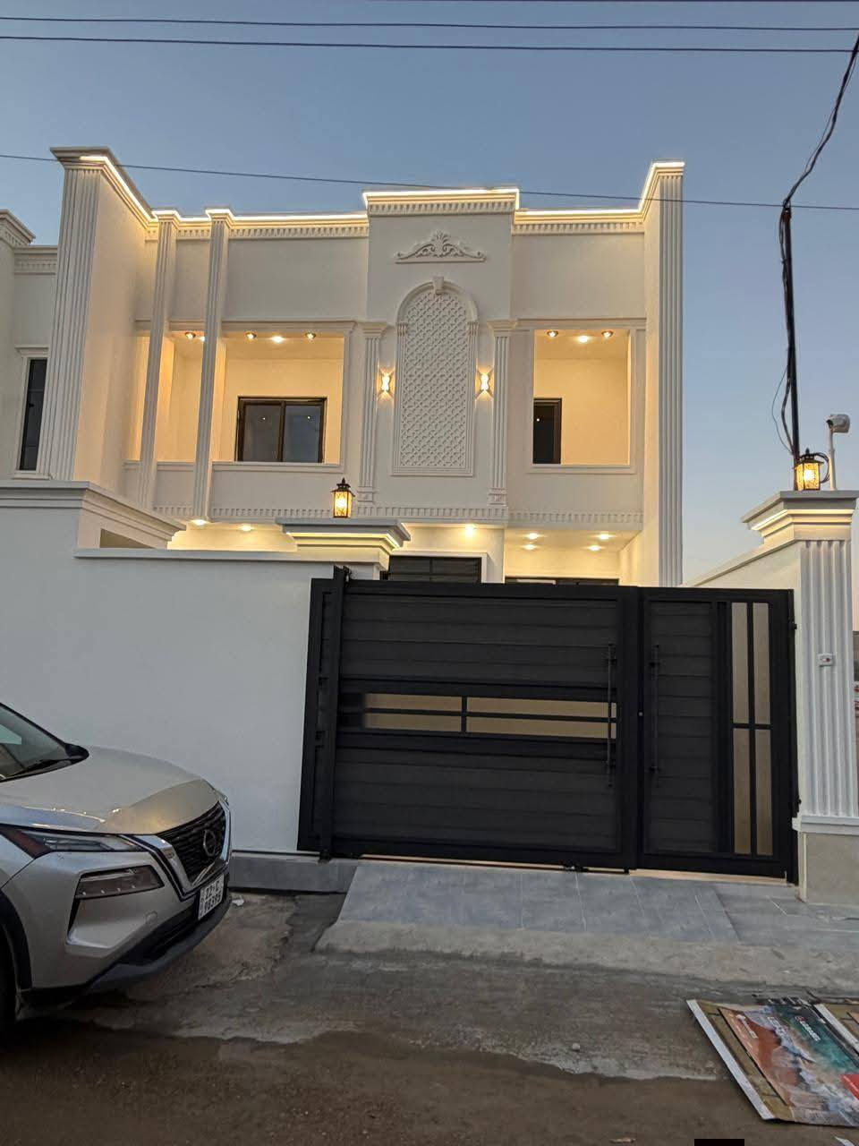 🏠 دار للبيع في الرمادي – الصوفية / شارع 40

📍 موقع مميز يبعد 50 متر فقط عن الشارع العام
📐 المساحة: 235 متر مربع

🧾 جنس العقار: طابو زراعي – تحويل مباشر
🧱 نوع البناء: حجر

⚡ الخدمات متوفرة بالكامل:

ماء

كهرباء

خط مولد

شارع مبلط بعرض 7 متر

يتكون الدار من طابقين 

يتكون الطابق الاول من استقبال و مطبخ و صالة و غرف نوم عدد 2 و مجموعة صحيات داخلية وخارجية وكراج وحديقة.

يتكون الطابق الثاني من غرف نوم عدد 2 وصالة و مجموعة صحيات.

💰 السعر: 190 مليون .

✨ فرصة ممتازة للسكن أو الاستثمار في منطقة راقية ومخدومة.

للاستفسار والمعاينة يرجى التواصل أو زيارة المكتب في الرمادي شارع 40 قرب سكائر نعناعة.

***********  واتساب.
