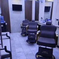 كراسي حلاقة جدد   3. صارلهن شهرين من اشتريتهم  السعر خاص العنوان بغداد...