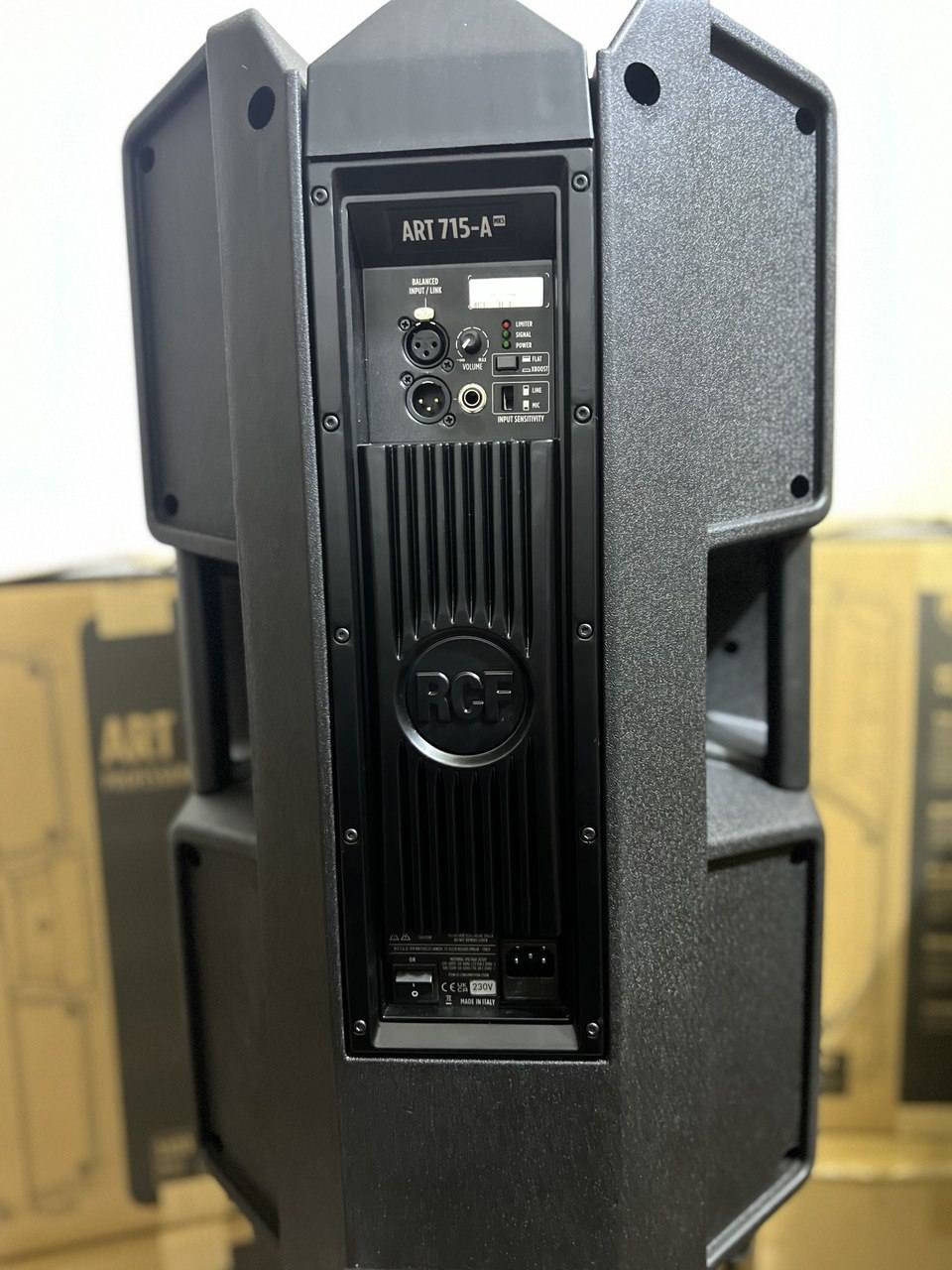 توفرت RCF 715 السعر مليون الزواج
EV ابو الشريحة نوعيتين 
600الف الزوج واكو ب 550
FBT
نوعيتين نوع ب 550 وثاني ب 600
لتواصل عبر الواتساب 
***********
