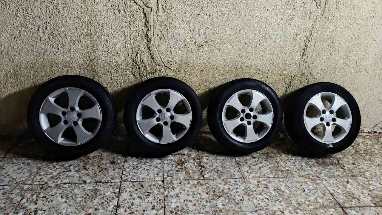 سلام عليكم ويل + تخم تاير كيا سيراتو حجم 16نضاف سعر 200 رقم راعيهن ***********
