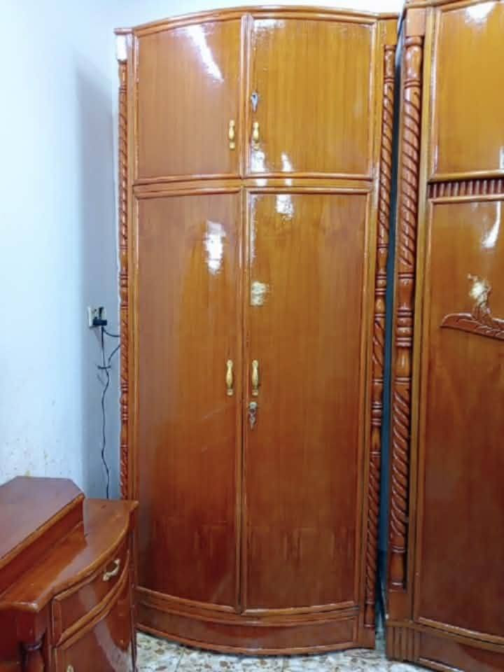 غرفه تسكام حله شارع 80 مليون وبيها مجال الاستفسار ***********او ***********
