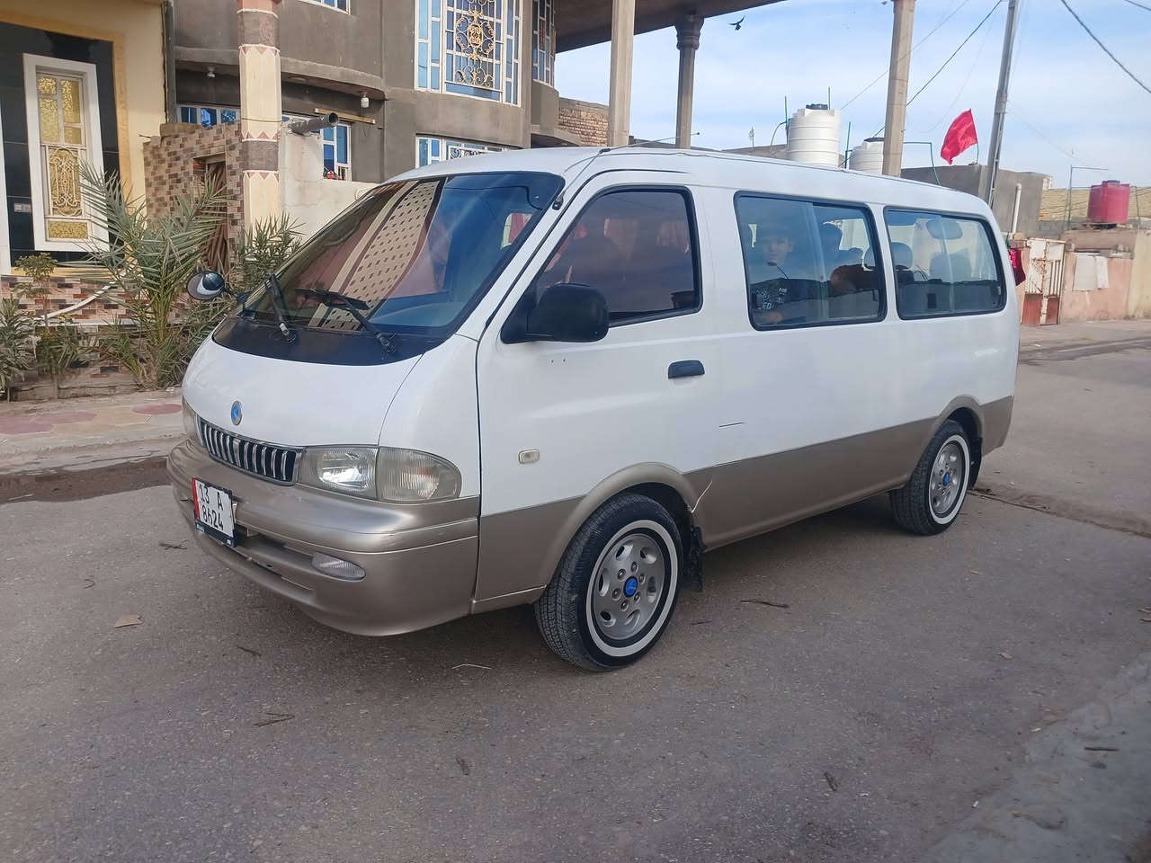 سلام عليكم بريجو للبيع موديل ٩٧ رقم نكليزي بسمي سيارة فان ومسيحة كشنات وبطاين اوتنتة  مكينه كير اكسن خير من الله سيارة مصبوغة للجمالية السعر ٨٠$ او بيهه مجال مكان ناصرية ***********
