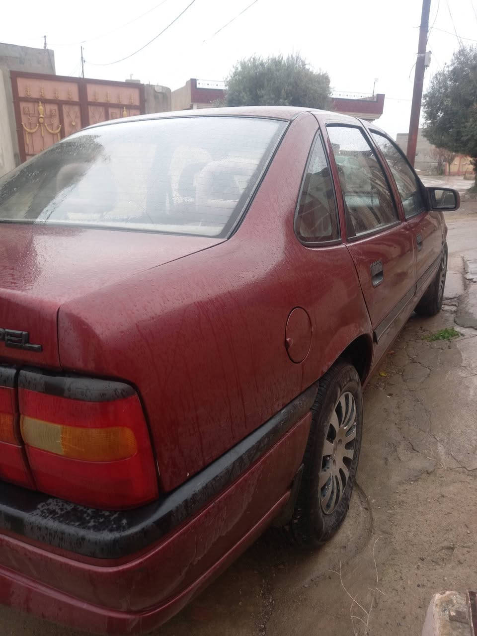 للبيع اوبل فكترا حجم 18موديل92رقم نينوى مشروع وطني  شرط التحويل  بطاقه بانزين كير عادي العنوان موصل  الاستفسار على الرقم ***********
