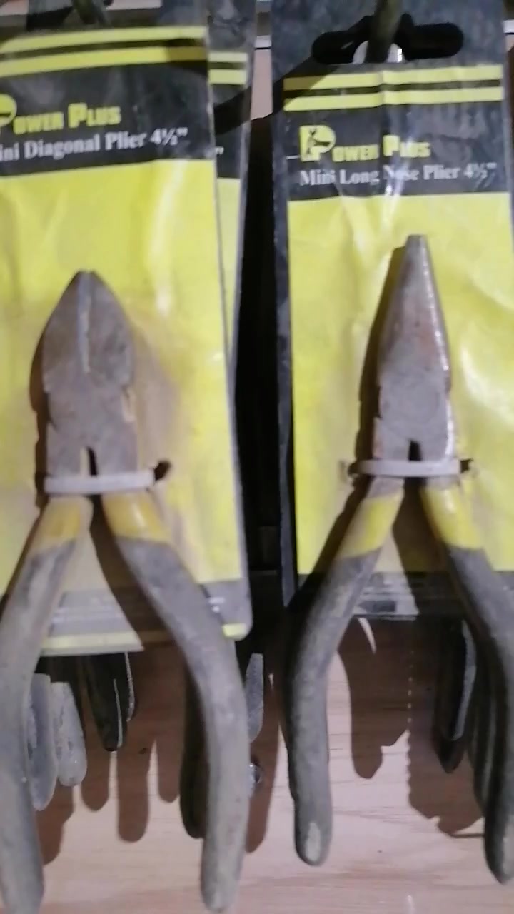 يوجد لدينا مواد نشايه البيع مكان حديثه حي العسكري قرب اذاعه رقم الهاتف ***********
