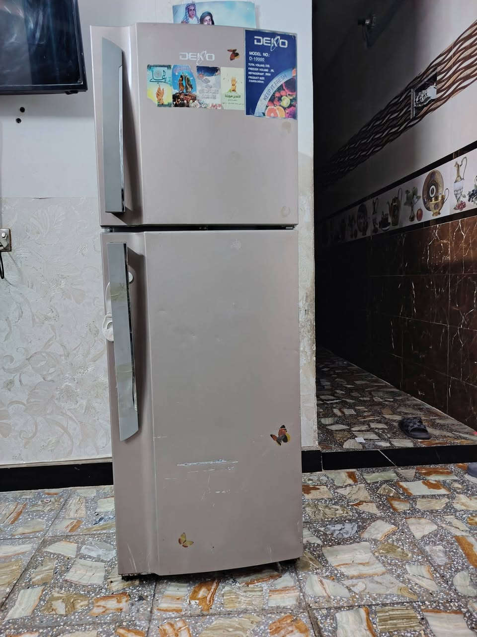 سلام عليكم ثلاجه جديد ماداخله تصليح بعده جديد نضافه 95 %   سعره 125  وبيه مجال بغداد نهايه حي اور
***********
