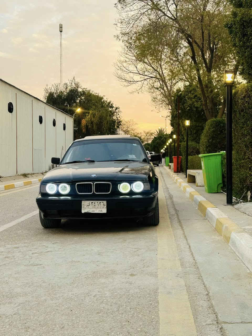 اخوان السلام عليكم 

بي ام حجم 530 اصل مديل 1993 اصل
بجم عريض 
سياره مكينه وكير 25 مسكر فانوس 
منضومة زنون 
سوارات سياره الله شاهد تعبان بيها هواي 
مسويلها منضومه كامله ادامه بلكات بخاخات 
قوايش رولات  دجات فيتبم 
السياره فتحة 
رقم بغداد تحويل ثاني يوم صاحبه يريد تحويل 
سياره بيها نواقص جدآ بسيطه تخابرني واكلك بيهن 
للمعلومه المكينه تنقص  ليش ماعرف بس لا تبخير  ولا اي شي اروح بيها محافضات عادي 
تبريد شغال 
ايرباكات سليمه 
بيها منضومة صوت جديد 
بيها هواي اضافات بردات وهواي شغلات 
مكانها بالحله 
تجي تاخذه من باب البيت وتفحصها واني خادم 
وسعرها 52 وبيها مجال وماعتقد اكو هيج نضافه بهل سعر  للعلم ذاب عليها هواي 

***********
