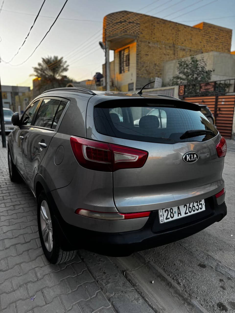 سلام عليكم 
للبيع سيارة سبورتج موديل 2013 خليجي 
سيارة بيها قطعتين صبغ الباب الي وره العبري
وقبق الجنطه سيارة محركها 2400
دفع رباعي وهاي صورها كدامكم 
سعرها 135 ورقه وبيها مجال 
*********** النجف, العراق
