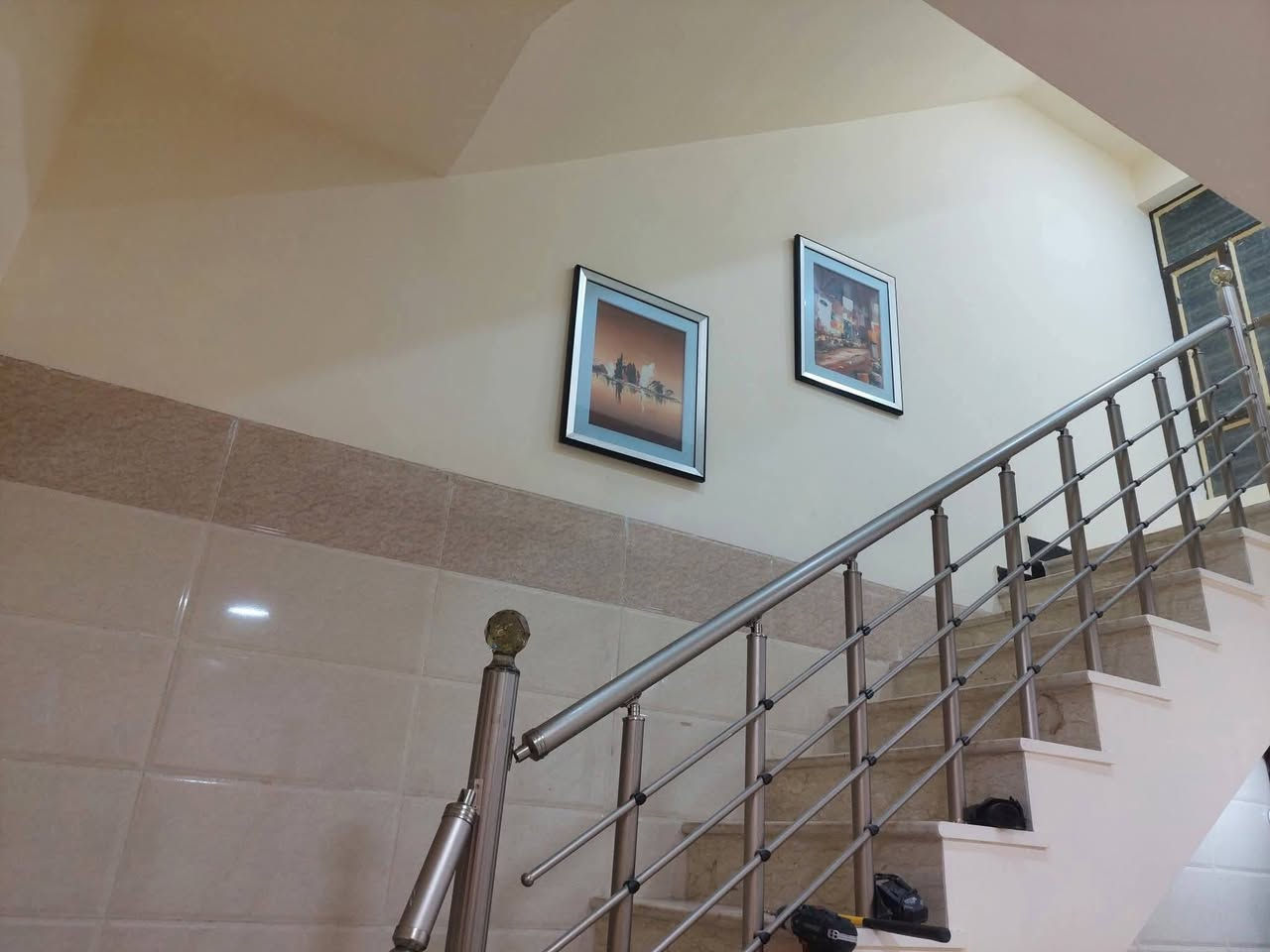 75متر للبيع الامين قريب على الفلكة  المشجرة جهة سنتر ليمونه بداية الفرع
بناء 2023 
 طابقين  3 نوم صالة مطبخ خدمات صحية
***********
