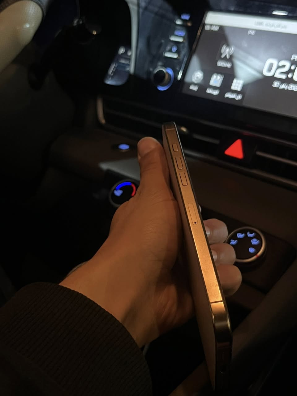 السلام عليم ايفون 16 برو ماكس نضافه 100%ذكره 256 بطاريه 90  والجهاز دبل ويا كارتونه وغراضه 
الرقم 📞*********** وتساب فقط او راسل علئ خاص
