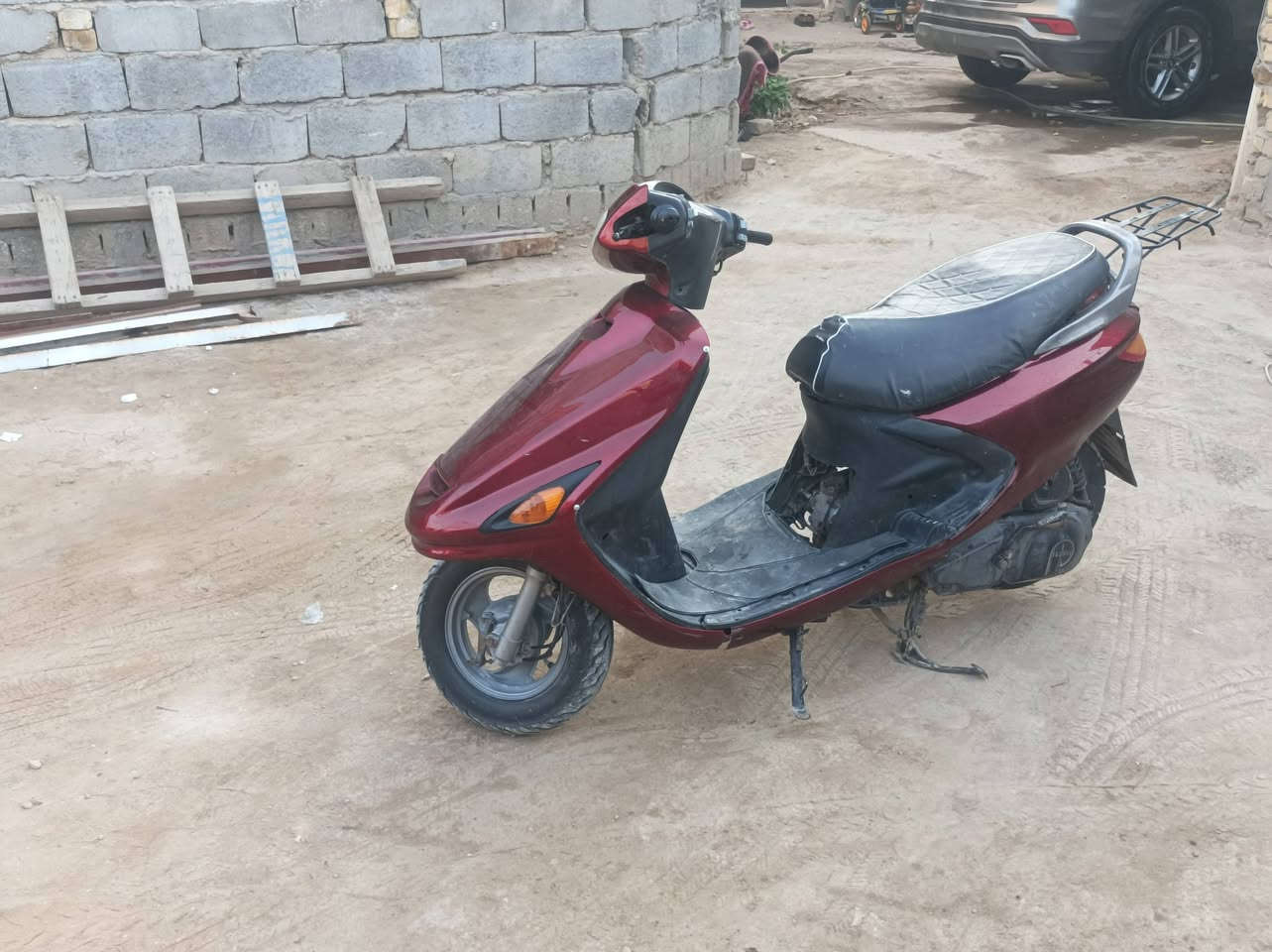 السلام عليكم عاده الشنر بسب واعد كاذبه عندي دراجه للبيع فراشه دراجه كامله مكمله مابيه نقص كهربائيات كلها شغاله مكينه زينه ناعمه شلعه معدل فول تجي شوف بعينك كفرات جديده مكينه خير من الله  قفل ستيرن صالصه بلدي مكاني بابل الكفل رقمي *********** سعر 370 بيه مجال
