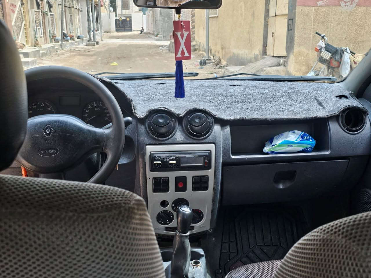 السلام عليكم 
رينو لوكان 2010 نظيفه كلش مال جناي ادامه كامله
تخم تايرات باتري دوشمه جديده سياره مابيها نقص بيها خيط بخار مكان السياره كربلاء للاستفسار *********** مامتواجد عالفيس السعر 30 وبيها مجال
