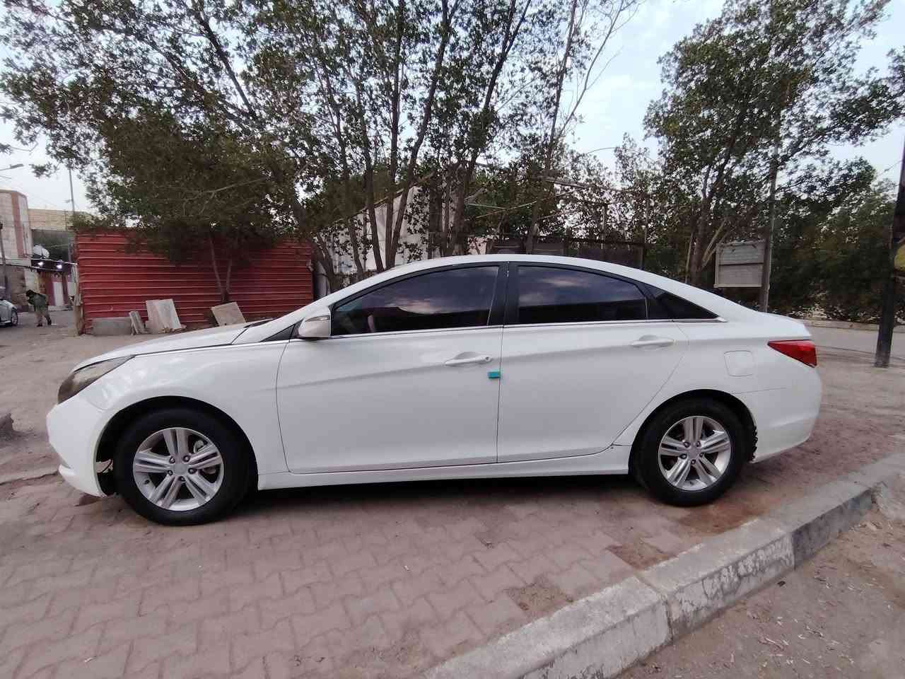 السلام عليكم
هيونداي سوناتا 2014 للبيع
متومة رقم وسنوية شرط الحاسبة 🤍 
........................................
ادوات ادوات گصة جنطة فقط ✨ 
*خط واحد غاز يعني انسه الصرف والدوانص تفول ب ١٠ الاف تضل تفتر بيها ٤ ايام 😂 
*لون أبيض 
*مكفولة من الضربة
*تخم تاير جديد 
*گير ومحرك مكفولات 
*حدادية جديدة
*تبريد ثلج 
*تدفئة وتبريد بالكشنات
*اشاير بالمري 
*شاشة تاب
*گاعية وكشنات جلد 
*تخم سماعات صوتهن يخبل 
*كهربائياتها شغالة من الطول للطول مابيها اي شي عاطل 
*دواخلها نظيفات شوف العين
*بديها كلش نظيف
................................
السيارة كلها نظيفة ومال جناي وما متعوبة دخول جديد
مكانها البصرة المعقل 
*السعر ٥٥ وبيها مجال 
............................... 
للأستفسار *********** موجود واتساب واتصال
