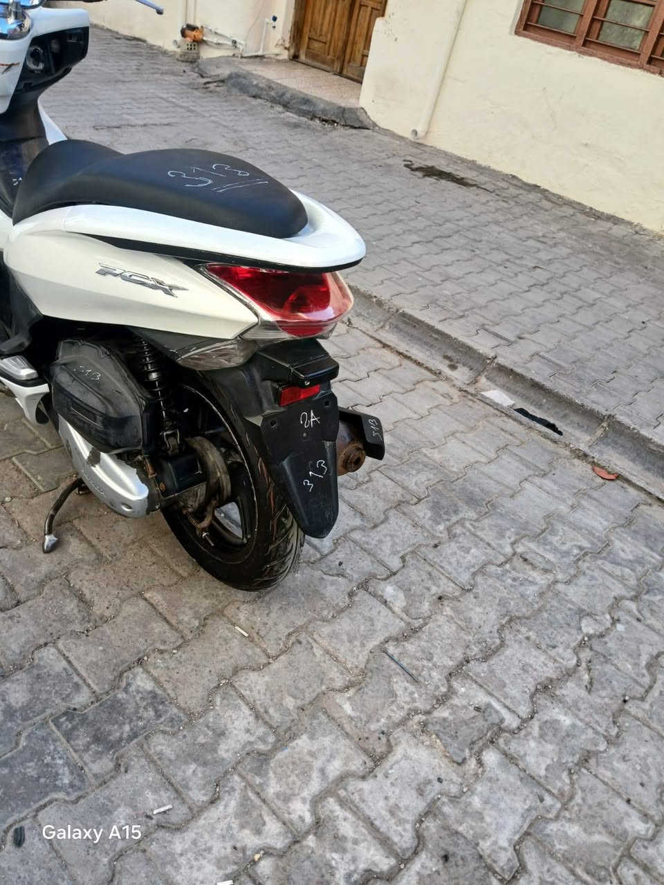 دراجه pcx جديده مال رمبه مكينه 150 مكينه ناعمه كفرات اصليه شلعه معدل ربع نكره كهربائياتها كلها شغاله دراجه جديده مكفوله اي نقص مابيها السعر مليون 300 الف العنوان بغداد الكرخ ***********

