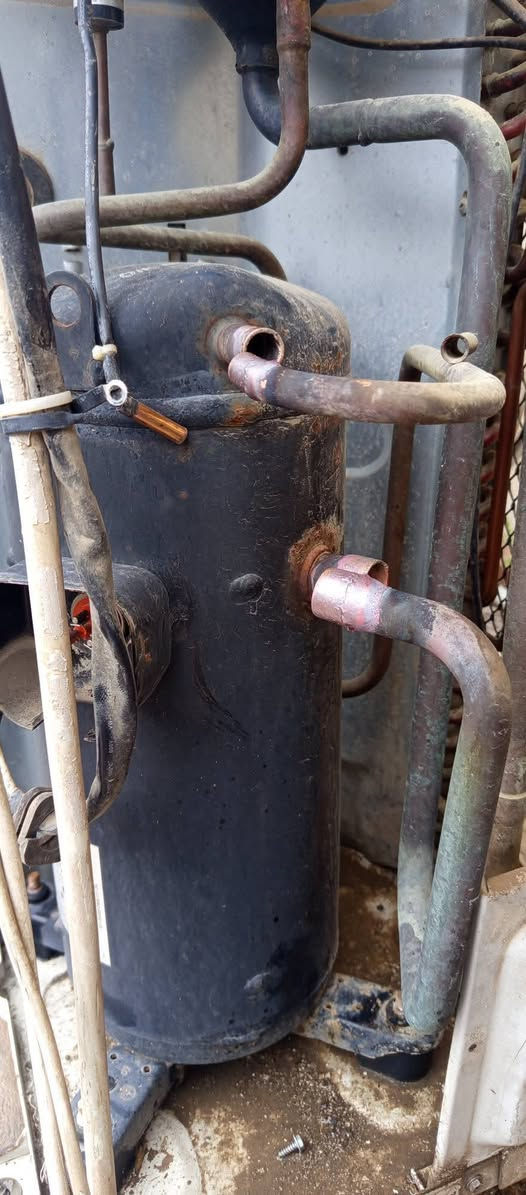 رمضان كريم على الجميع 
♦♦♦مركز توسوت لصيانة اجهزة التبريد ♦♦♦
❄ تم بعون الله تبديل كومبريسر 5 طن دبل مروحة لسبلت سامسونك 💯
❄ مع شحن غاز فرنسي 🇫🇷 عمل فاكيوم تفريغ الهواء والرطوبة
❄ مع تنظيف الوحدة الخارجية (بالثاوزن)  
❄ العمل موقعياً. مع الضمان والدقة بالعمل 
📝📝📝 للأستفسار ☎️ ***********
