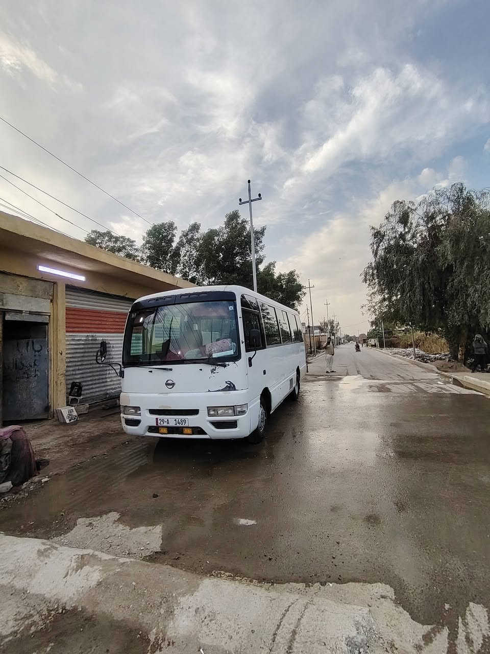 سلام عليكم كوستر نيسان مكينه وكير 4000 مسكر سوبر رقم انكليزي تايرات جديد سياره مال جناين لا صرف ولا تبخير سعر 120 وبيها مجال قليل مكان بغداد جسر ديلى القديم هاتف ***********
