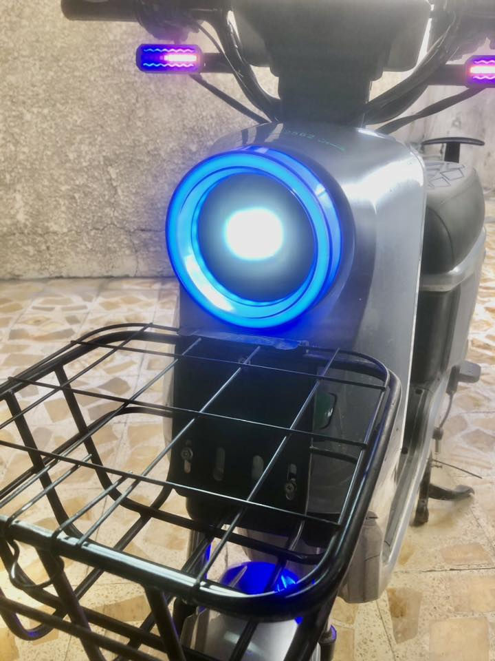 السلام عليكم دراجة R9 فول مواصفات
السعر 425 وبيها مجال رقم التواصل ***********

 عنوان/ بغداد حي العامل 

اشارة يمنة يسرة + دبل اشارة 

هورن 

لد عالي ناصي متحرك 

بيهة 4 سرعات + بك 

 ملف1200 +  5 بطاريات حجم كبير 60 فولت 

بالشحنة الوحدة تمشي اكثر من 35km 

السرعة 85 حقيقي بالعداد تقرة 109 

بيهة بلوتوث وشاشة ايباد ذكية تحدد العطل بالشاشة 

تايرات جويلي 

بريكات دهن عنبار البريك بالمكان بيهة تشغيل بصمة عن بعد 

جهاز انذار بيهة حساسات كاملة
