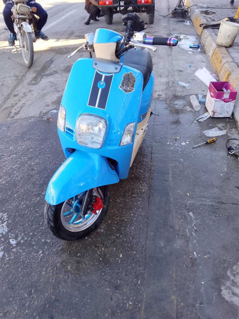 سلام علكم بوليس للبيع نضيفه كامله سلف هندر سعر 500رقم ك***********
