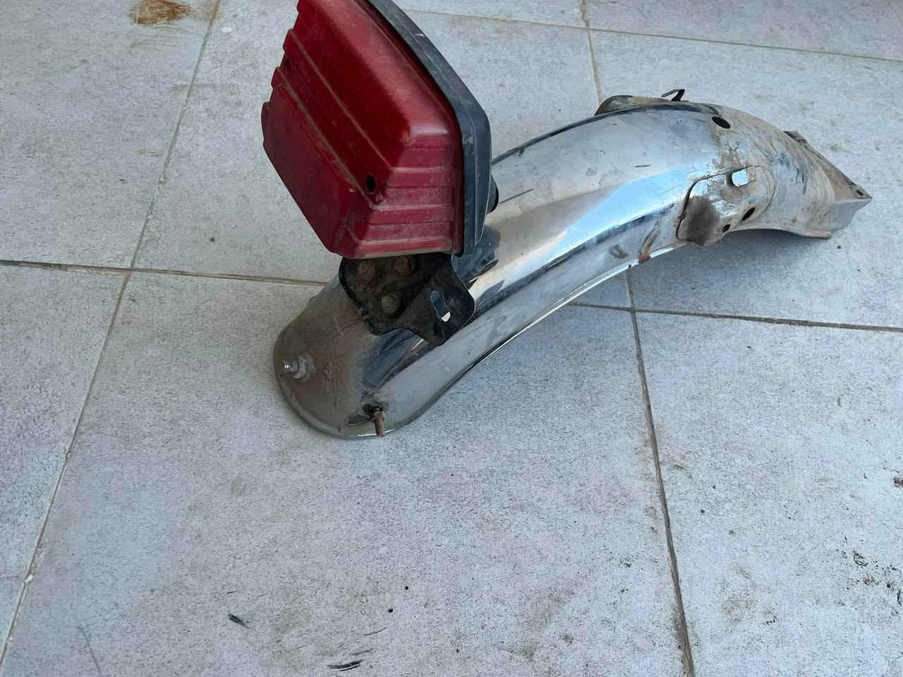سلام عليكم غراض للبيع مال ايراني يرهم لكل ايراني غراض تايكر 
تانكي وصفاحيات اصليه مو تجاريه مال 24 هيه والصفاحيات كامله 20 الف سعرها 
كشن اصلي 8 الف قفله 
دشبول مال تايكر متروك 3 الف قفل
اشاير خلفيه هيه والقاعده مالتهن 4 الف جدد 
اشاير إماميه 3 الف 
قاعده لايت السوده 2 ألفين 
قاعده لايت الرصاصي التكمش الايت 3
باتري شغال كلشي ما بي 10 قفل 
رقم ضوئي ب 3 اصلي 
جاملغ خلفي هيه والبك لايت بك لايت ما شغال 5 قفل 
درع امامي هو والفوكاه 13 قفل 
صالنصه كاتم مال 24 شرط بلاديه 17 قفلها
مكاني تكريت رقمي ***********
