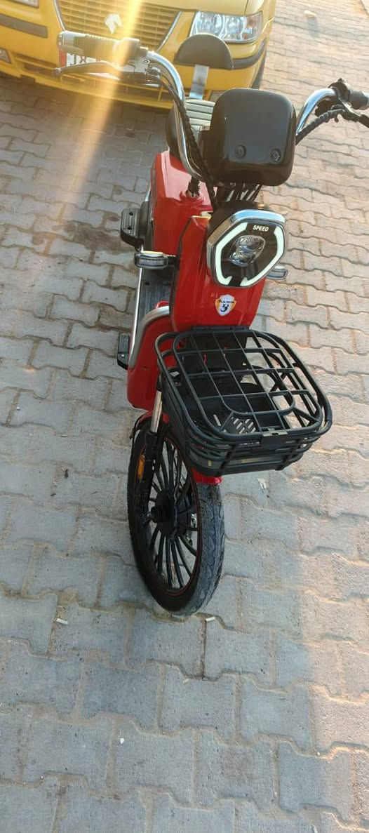 السلام عليكم : للبيع بيسكل شحن استخدام شهر بطاريات جدد: واساب ***********
