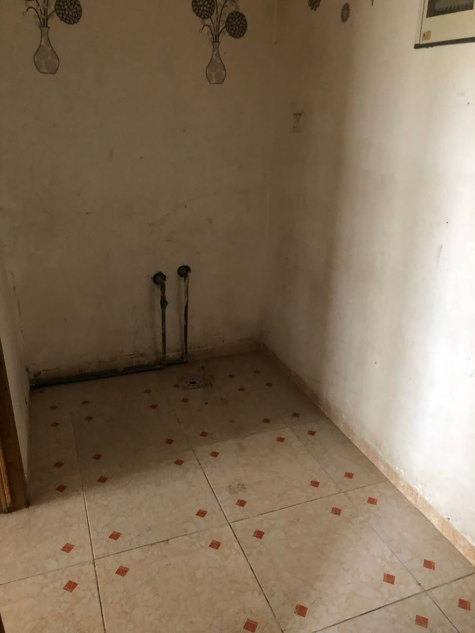 شقة للايجار طابق ارضي
المساحة : 100 م
الموقع : حي الاسرة الفرع المقابل مصرف الدم 
للاستفسار الاتصال على الرقم : ***********
