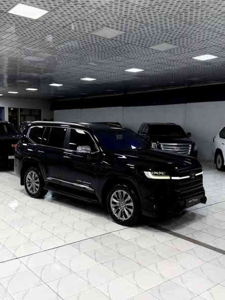 2023 LIMITED VX 
الف 33  KM لاندكروز VX ( ليمتد فول 
الفول ) 
مكفول كفاله عام من كلشي
‏‎سنة الصنع: 2023
‏‎بريم اصل داخل احمر 
كل غراض بلادي موجود
ماشييه  33 الف  كم 
‏‎المواصفات :
-المصابيح:  LED
-كاميرا  
-رادا أمامي خلفي جانبي
-نظام الصوت JBL
- محرك 6 سلندر 4000 
‏‎- فتحة سقف ( سلايد ) 
-٣ شاشات 
- شاشات ترفيه خلفية
‏‎- مقاعد جلد-تدفئة-تبريد
‏‎- مقاعد كهربائية 
- مقاعد امامية تبريد 
- ⁠تبريد وتدفئة امامي خلفي 
‏‎- بصمة الابواب 
‏‎- صندوق كهربائي
‏‎- مصابيح LED و زينون
-7 راكب 
-شحن واير ليس 
-حساس امامي خلفي 
‏‎- حجم العجلات 20 inch 
مكفول كفاله عام كلشي مابيها بل باكيت
تخم تاير دنلوب جديد 
مكفولة كفالة عامة من الدعامية إلى الدعامية
‏‎ بدون صبخ .بدون بارد  ،بدون رصعات ،بدون حتى شخط
‏‎دعاميات هم بدون صبغ ،رمل مابي ،لحية بدون صبخ ..بقية كلها 
بشرط

محرك كير بشرط مامفتوح
‏‎سيارة حيل نظيفة كلشي عل بلاد لوك
‏‎سنوية زنكة كلشي جديد مدفوع لـ2029
‏‎باسمي السنوية بشرط تحويل و خرامة 
‏‎سيارة مابيـها دينار مصرف كامل من كل نواحي

ومسويلها صيانة كامل بشركة ساز. 

رقم بغداد تحويل مباشر 

العنوان.بغداد الراشدية 

هاتف.  ***********
