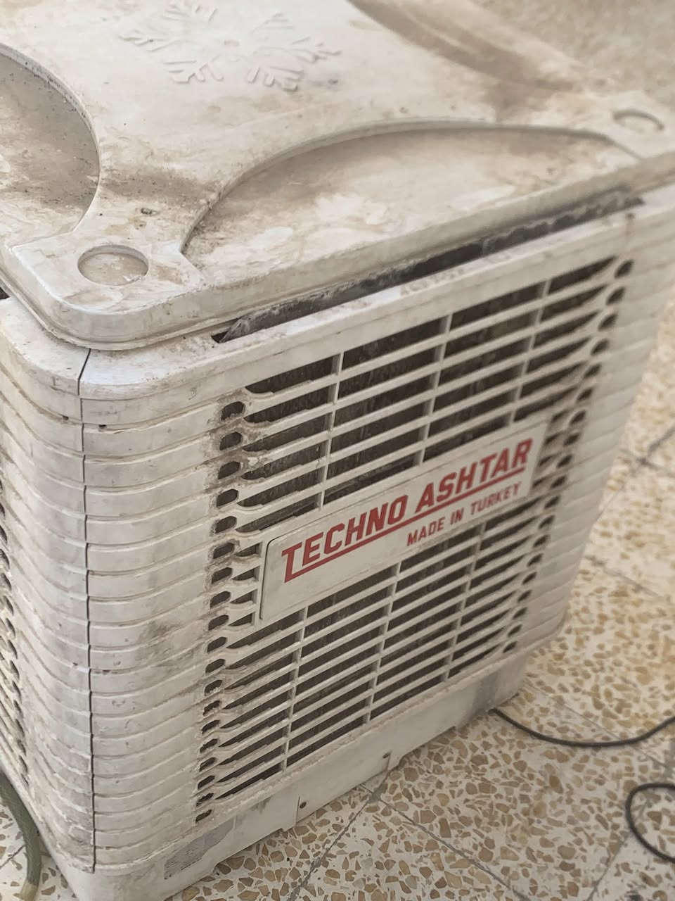 مبرده حجم ٢.٥ نظيفه 
شغاله كامل جهاز التحكم يشتغل 

***********
