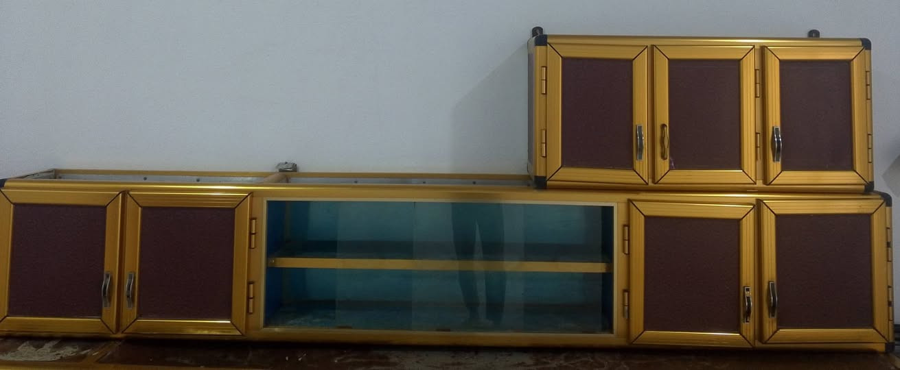 السلام عليكم كاونتر للبيع خمس قطع مع العارضه العنوان بصره زبير تقاطع البحريه سعر 450 وبي مجال رقم الهاتف *********** وبي واتساب
