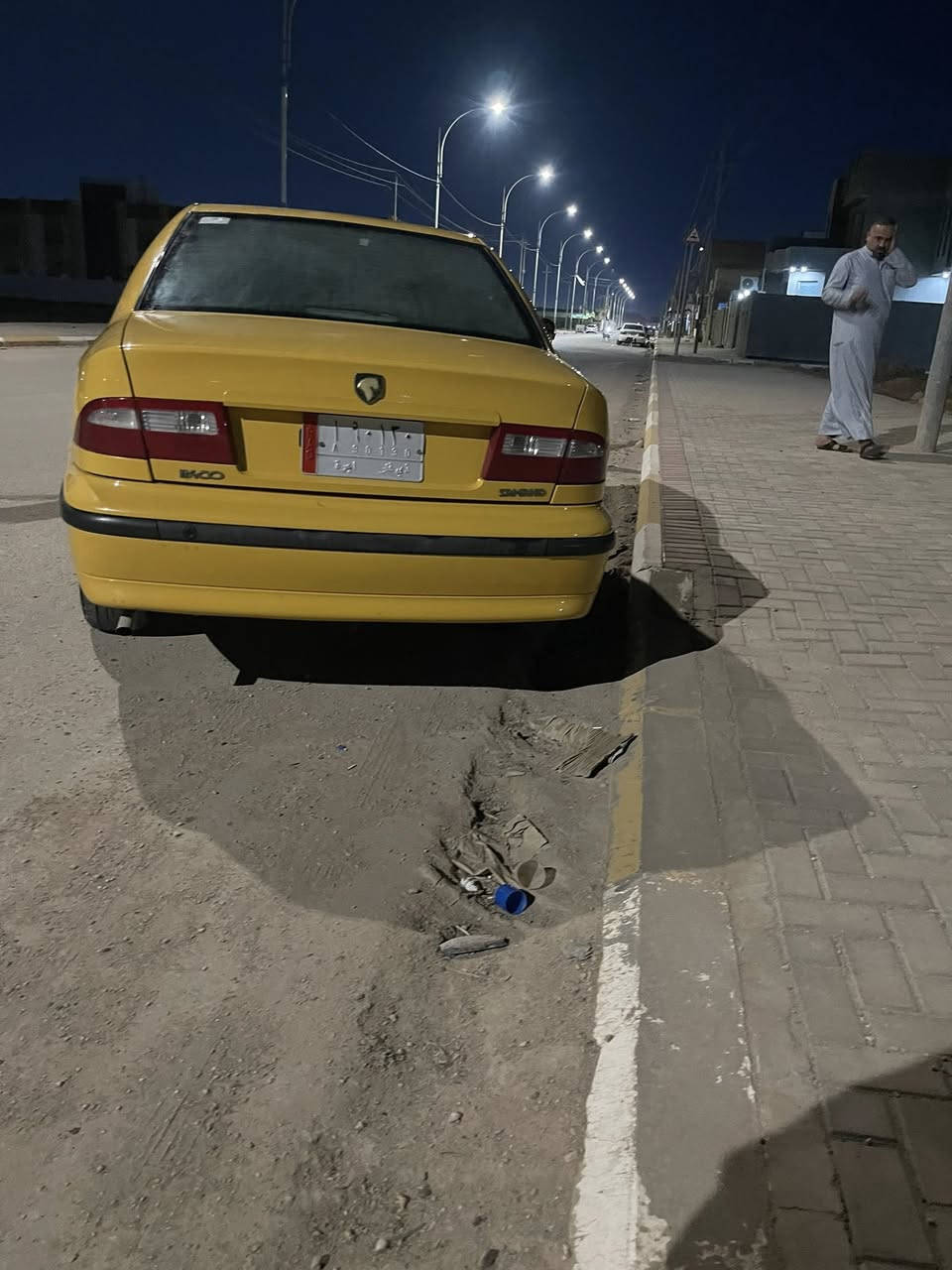 سلام عليكم سمند لبيع موديل 17مكينه وكير وحداديه جديده هيه وغرامات مصفره مدور ثاني يوم ورقم نكليزي كامل بس ستلم تبريد ثلج ❄️ لاستفسار على هاذه رقم ***********

