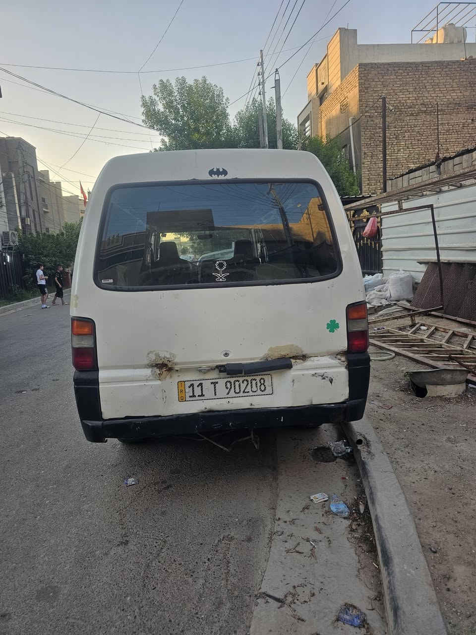 السلام عليكم
ابيع كوم حديد سيارة كيا متسيوبيشي بيها ضرر مثل مموضح كبالكم كير مبدل الها جديد اوتماتيك محركها مال بطه شغال مبي شي  ورقم جديد بأسمي للتواصل ***********
