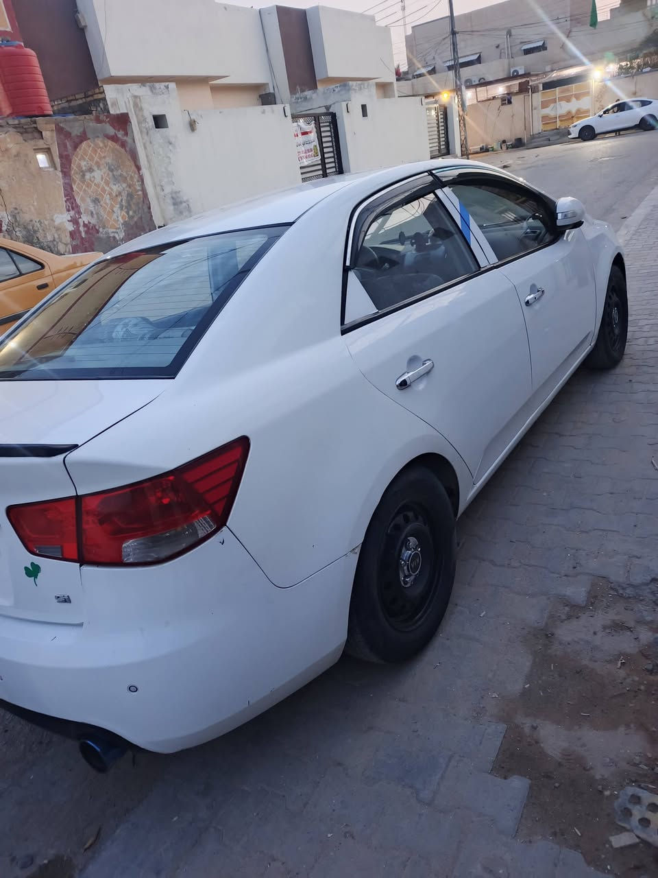 السلام وعليكم 
من رخصت مدير الكروب 
كيا سيراتو مديل 10 ادوات كص جنطه متومه واجها 
سياره كير مكينه حداديه  تبريد تخم تاير كهربائيات كله فول 
اربع بصمات بصمتين ابواب بصمه جنطه بصمه تشغيل
حساسات خلفيه تحكمات 
مري شفط اشاير بلمري 
مانع نزلاق OFF +
نضام ايكو ECO
دبل سستم سماعات 
حاكيه بلاتوث 
سياره بانزين مكينه 1600
مكانها  نجف السعر 46 
***********
