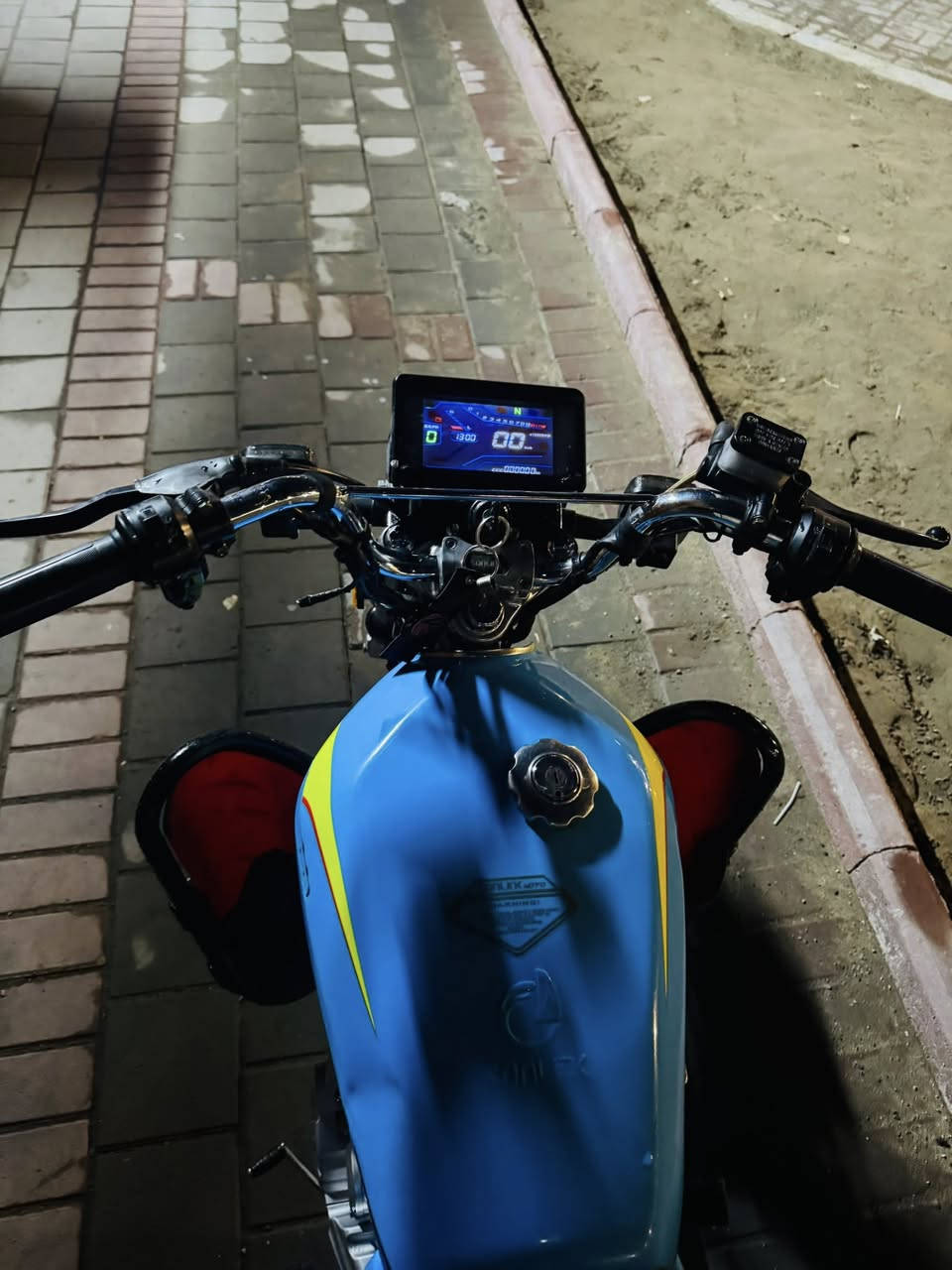 سونك مديل 24 إيراني (5كير) مكفوله كفاله عامه تجي تاخذه من باب بيتي  شاشه  اكترونيه دراجه متروكه بلبيت السعر 650وبيه مجال رقم هاتف *********** مكاني بغداد مدينه الصدر
