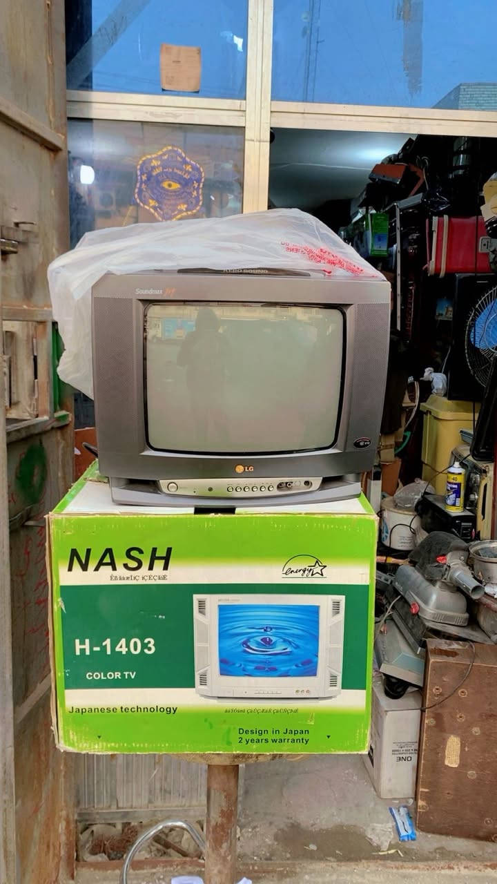 تلفزيون قديم للبيع ***********

