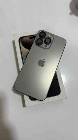 السلام عليكم متاح آيفون 15 برو ماكس لون تيتانيوم ضمان ماستر نظيف جدا مابي ولا زلغ بطاريه 86 السعرمليون و50 العنوان بغداد الشعب سوق شلال للاستفسار على الرقم ***********
