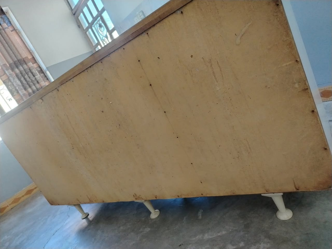 كاونتر خشب نضيف للبيع السعر 60 وميز طعام +اربع كراسي سعر 35 الف مكاني موصل 17 تموز رقمي :
***********
