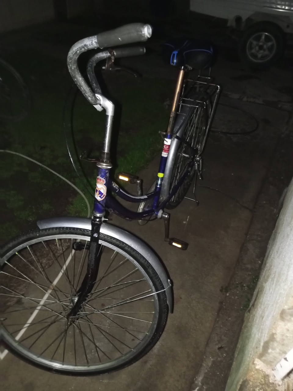 بايسكل للبيع حجم 26 بايسكل نظيف كلشي جديد بي السعر 65 وبي مجال المكان حي الواسطي قرب جامع الفردوس اي استفسار اتصال علئ الرقم ***********
