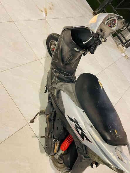 السلام عليكم ماكس عدله بلاديه الدراجه شرط ختم واحد  ما مفتوحه وين ما تريد افحص كهربائيات شغاله  فول ملاح المكان بصره ابو الخصيب قرب 
جامع الشهيد طه للستفسار ***********
السعر ٨٥٠ وبيها جال حگ الجيه
