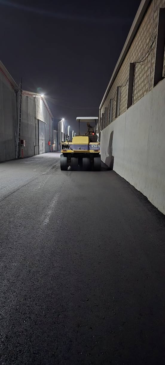 مجموعة كوادر ومعامل ازدهار بغداد
نعمل في تعبيد الطرق :

1_ فرش التربه او حصى الخابط وحدلها 

2_ عمل رصيف ب (مكينه باور كيربر )

3_ عمل المقرنص او صب الطباعه 

4_ عمل تبليط الشوارع بمواصفات عاليه الجوده 

5_نعمل في تجهيز الكونكريت في كل مكان 

#اسعارنا_تنافسية

#نعمل_بدقه_عاليه

*********** اتصال واتساب
