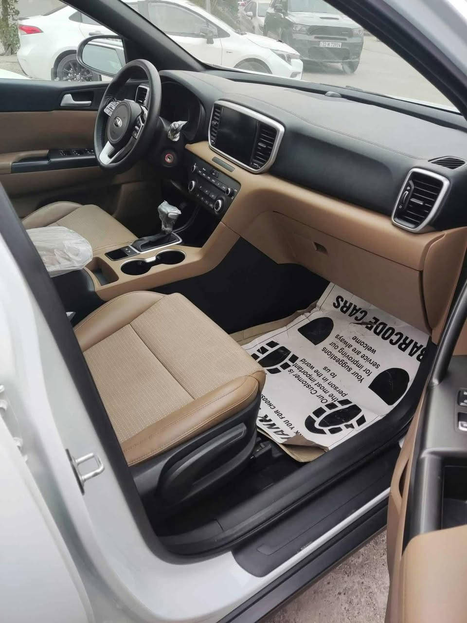 السلام عليكم كيا سبورتج موديل 21  خليجي المجموعة الدوليه   رقم بغداد انكليزي ماشيه ٩٣ كفاله من صبغ تبديل وبارد جاهزه
محرك ٢٠٠٠ دوش كامره دواره قياده ذاتيه تحكمات كشنات جلد السعر ٢٠٧ بيع
***********
