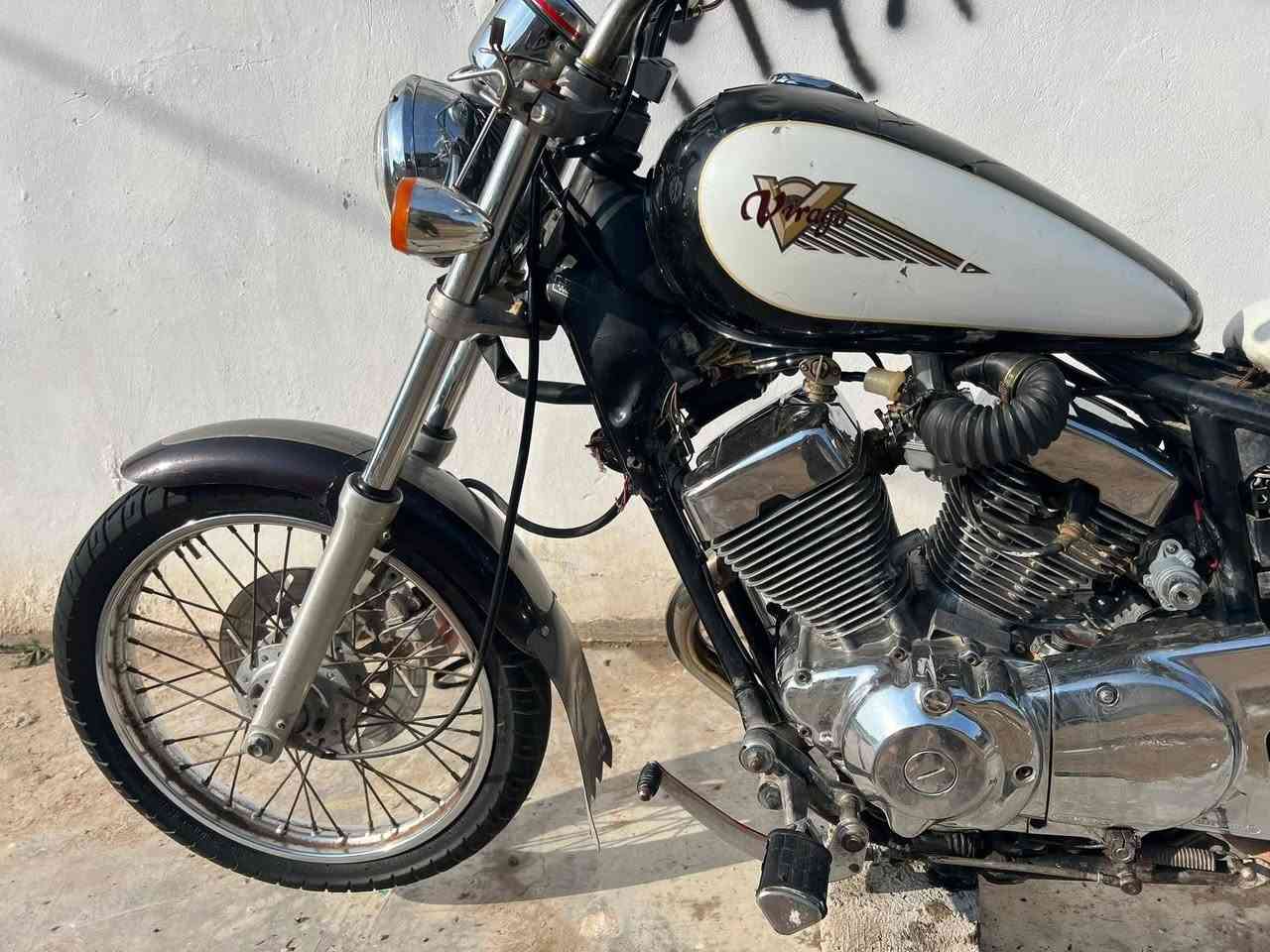 السلام عليكم دراجه هوندا هارلي فيراكو ربع الدراجه نضيفه مكينه مجفته علا ايدي غراض اصليه مكينه ناعمه بس حاطيلهه كابريته مال ستوته شغاله الدراجه يردلهه ترتيبات بصيطه تايرات جدد كهربائيات كلهه شغاله السعر650 مكاني سامراء التصال ***********
