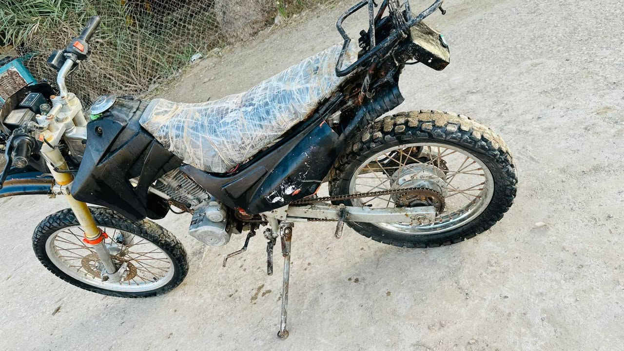 قفاز للبيع يراني مكينه بلادي 200/ كهربائيات جاهزه 
السعر 600 وبيه مجال للطيبين 
مكان ميسان علي الشرقي 
الرقم ***********
