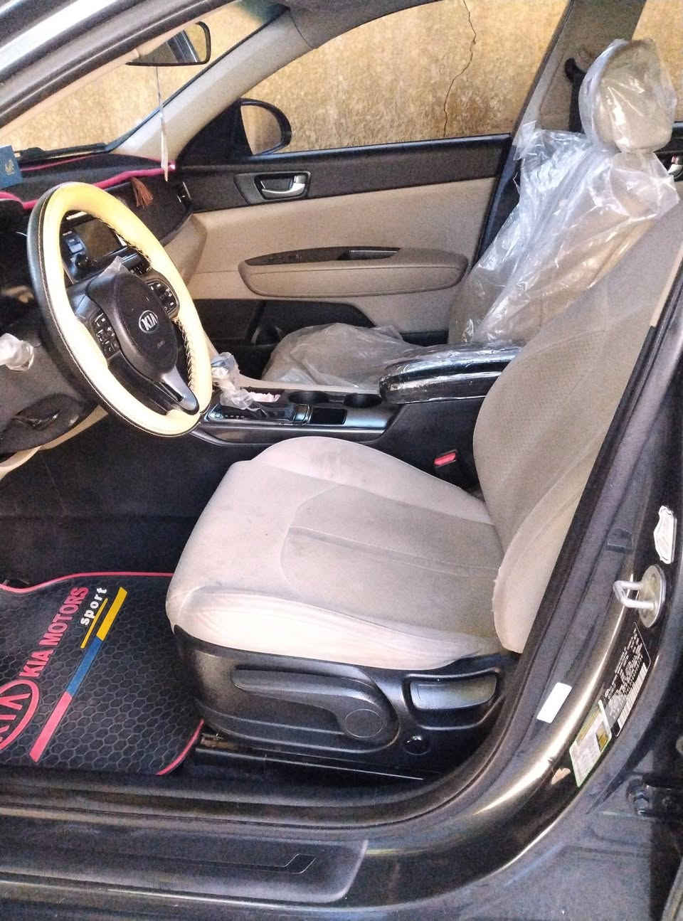 سلام عليكم
للبيع اوبتما 2016 امريكي مكينه 2400 GDi
رقم بغداد دولي تحويل ثاني يوم السياره بيها بابين عكس السايق 
فقط بدون دواخل 
السعر 118بيها مجال قليل قليل 
غير متواجد عل فيس /مكان فلوجه 
للاستفسار /***********
