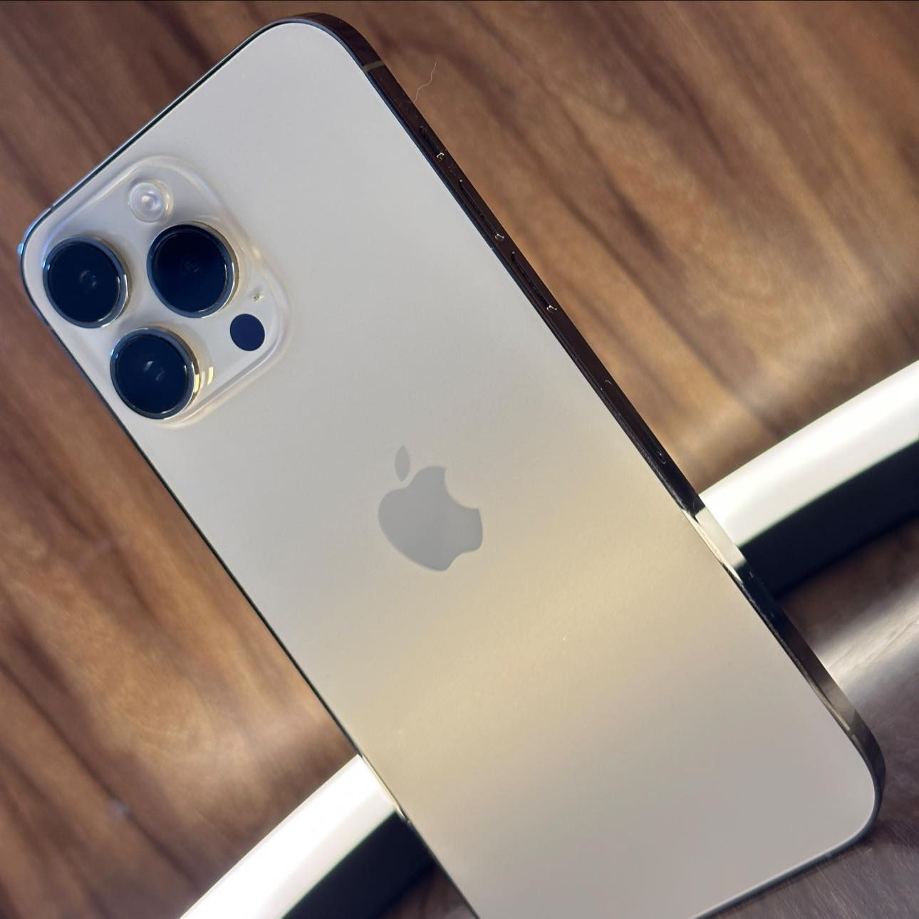 السلام عليكم 14برو ماكس اللون ذهبي مميز
نموذج M ماستر AA/A الجهاز شرق اوسط
ذاكرة : 256
بطارية81%‎ بلاديه 
مبدل شاشة فقط وبيها فطر صغير ب الطرف ومرات نادر جدا تشمر ب الكتابه فقط تريد تبدلها تريد تبقيها 
نضافه الجهاز %98 كلش نضيف السعر  575 وبي مجال بسيط للشراي انشالله🏘️مكاني بغداد حي الاعلام ☎️للاتصال  *********** فقط واتساب توصيل ماعندي
