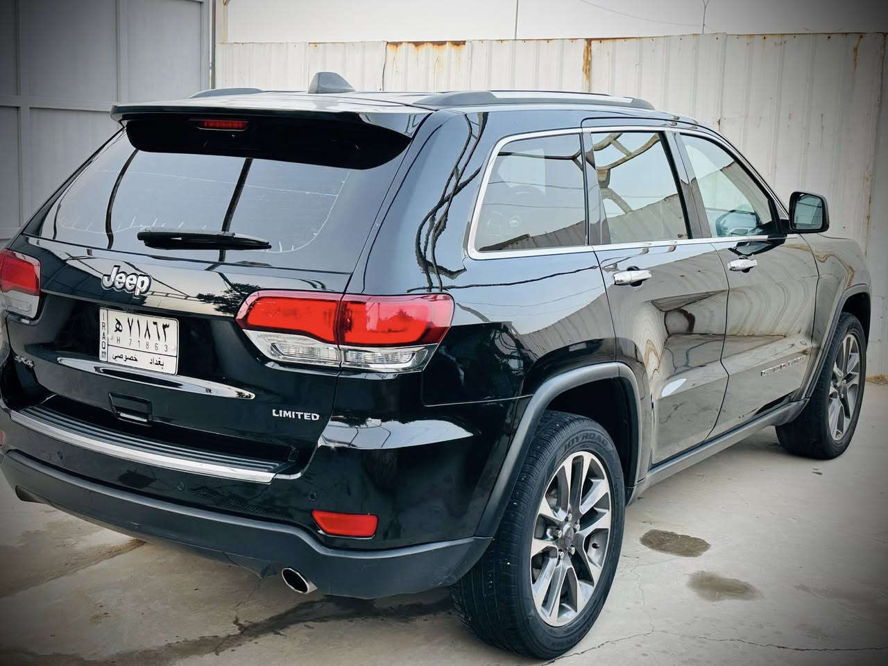 السلامً عليكم جيب 2020 لمتدد فول حادثه بنيد فقط نفسه مصلح بدون دواخل فقط والباقي كفاله حت من الشخط سياره جديده كلش الاستفسار ***********
