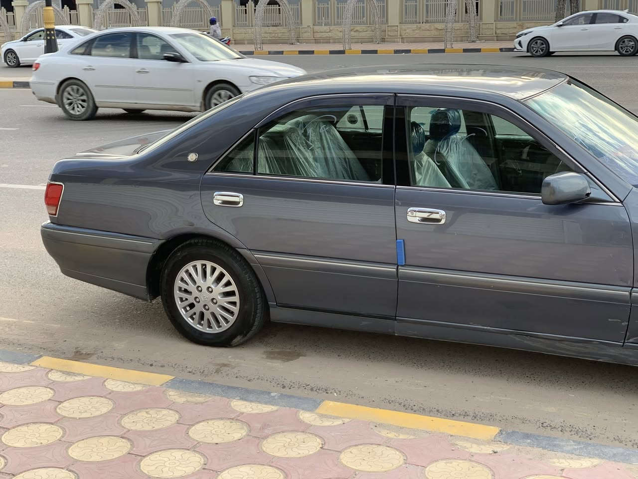 السلام عليكم 
ملكه للبيع 2003 ، قرار 48
4 دگم ، D4 الكبير ، شاصي 75 
دبل شاشة ، ثلاجه ، مري شفط 
كشنات كهرباء ، تخم تاير جديد 
حدادية جديدة ، عليها ادامة كامله
محرك و گير كفالة السيارة طلقة
مكفولة من الاصوليات كامله 
مدفوع الگمرك باقي تدفع الفلوس وتستلم اللوحات 
مكان السيارة النجف 
السعر 100 وبيها مجال 
***********
